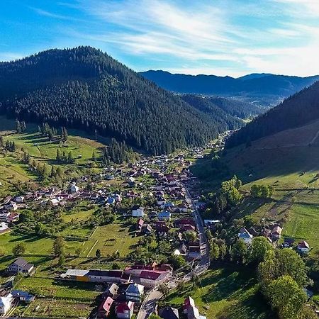 Готель Casa Burduhos Кимпулунг-Молдовенеск Екстер'єр фото